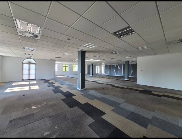 1,722M² OFFICE TO LET IN ILLOVO